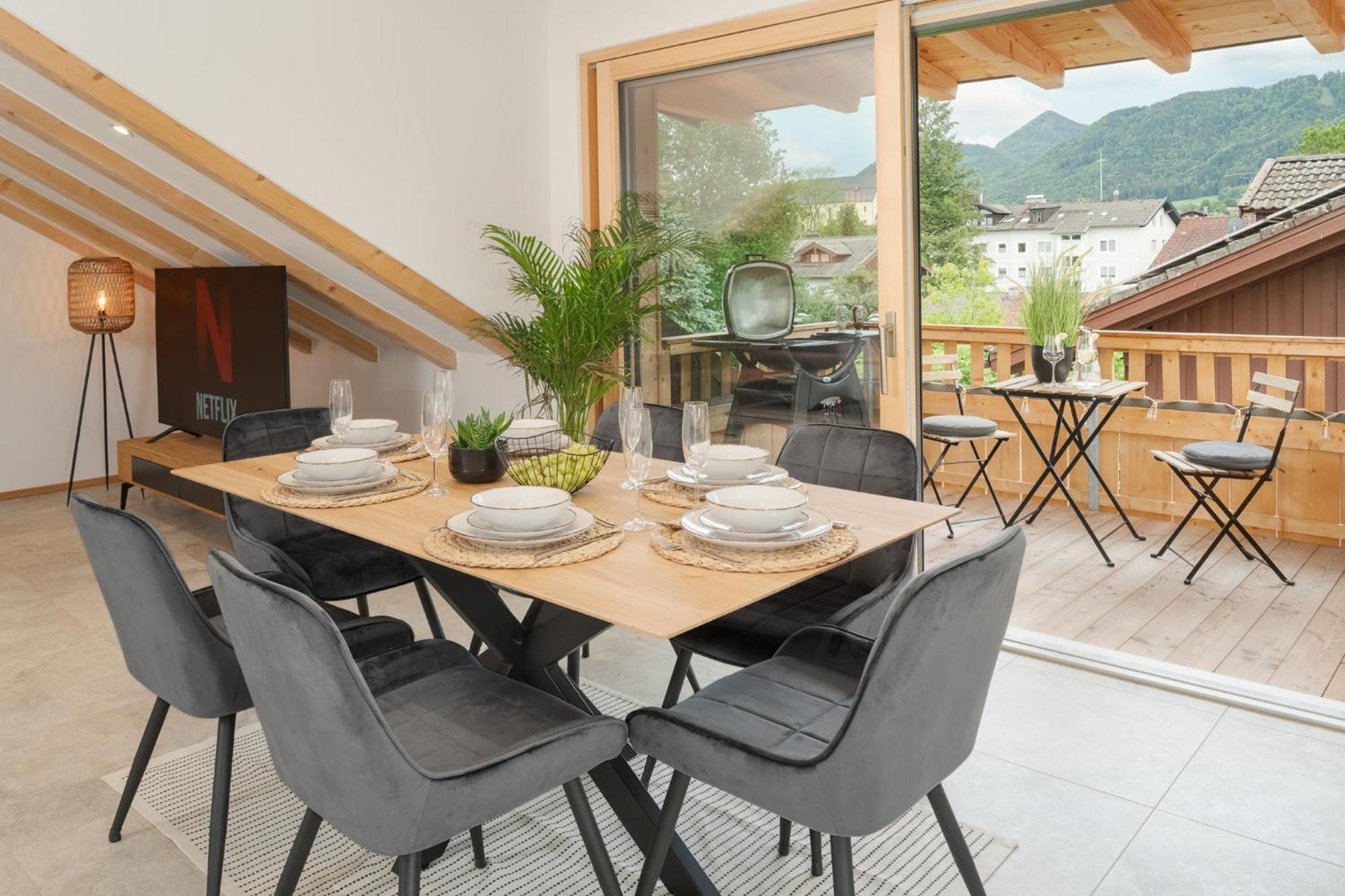 Fenjoy: Ferienapartment Mit Bergblick / Balkon / Bbq Apartment Bernau am Chiemsee